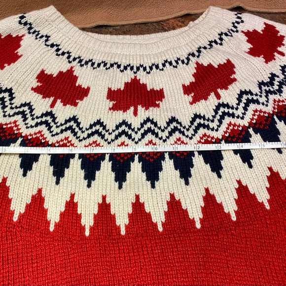 Mommy and child Canadiana matching sweaters - Picture 6 of 15